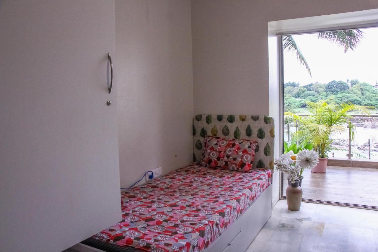 Urban Nomads Pune Riverside Colive Cowork Albergue Exterior foto
